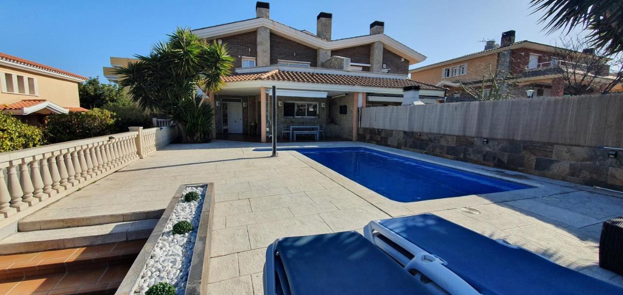 Villa Castello Salou Luaran gambar